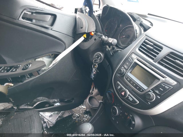 KMHCT5AE6HU310603 Hyundai ACCENT SE