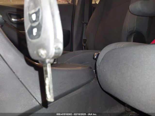 3GNCJKSB6KL283263 Chevrolet TRAX LS
