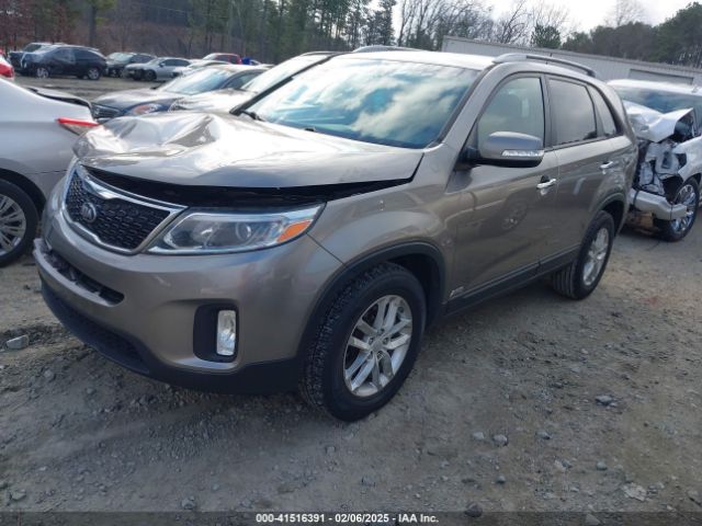 5XYKTCA61FG616846 KIA SORENTO LX