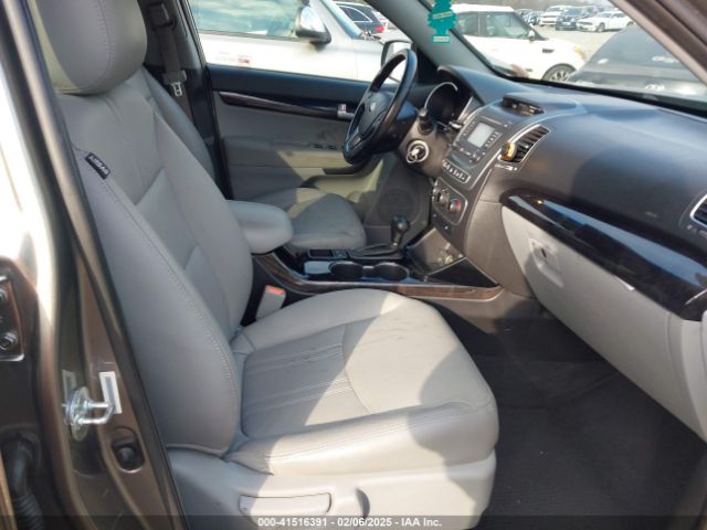 5XYKTCA61FG616846 KIA SORENTO LX