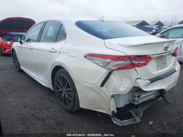 4T1G11AK6MU421930 Toyota CAMRY SE