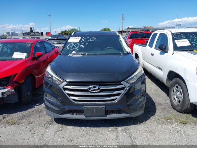 KM8J33A47HU587053 Hyundai TUCSON SE