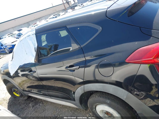 KM8J33A47HU587053 Hyundai TUCSON SE