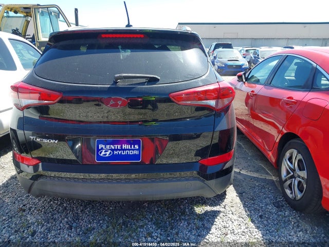 KM8J33A47HU587053 Hyundai TUCSON SE
