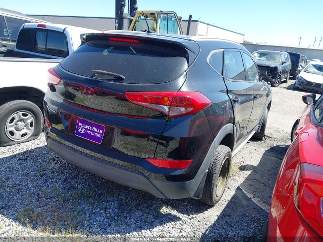 KM8J33A47HU587053 Hyundai TUCSON SE