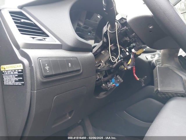 KM8J33A47HU587053 Hyundai TUCSON SE