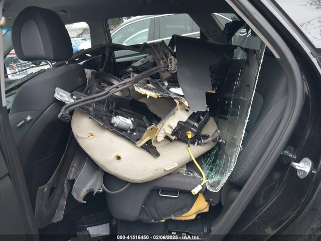 KM8J33A47HU587053 Hyundai TUCSON SE