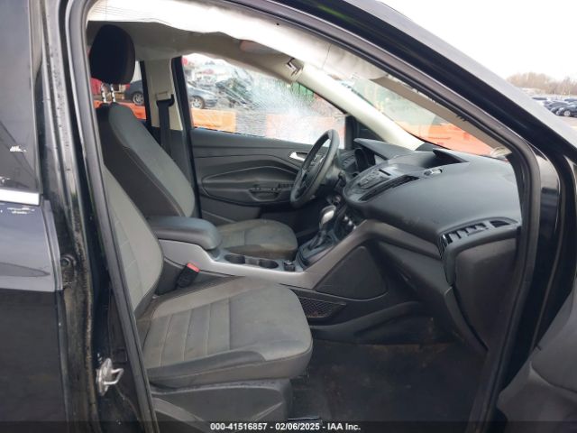 1FMCU9G97GUA30718 Ford ESCAPE SE