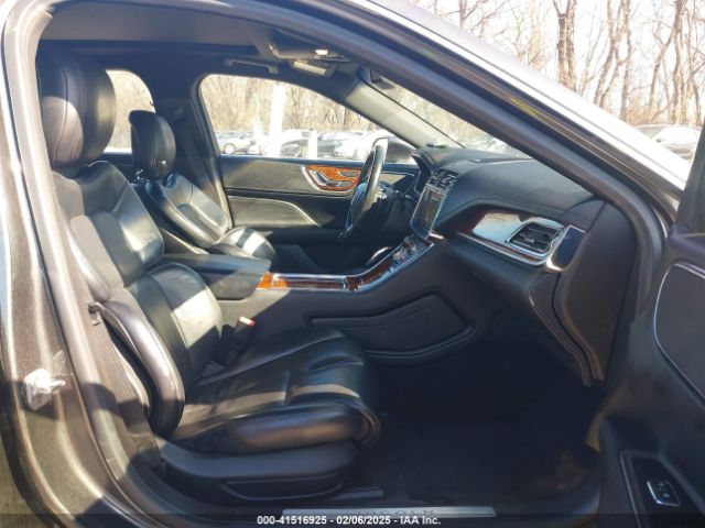 1LN6L9TP2H5606988 Lincoln Continental Select