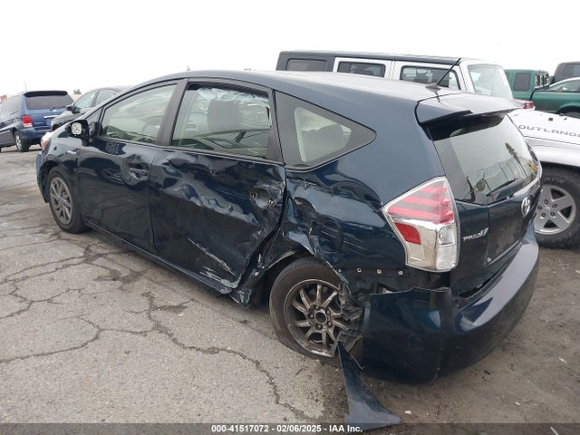 Toyota Prius V Two 2017 JTDZN3EU2HJ061734 Image 3
