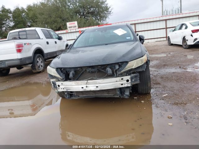 4T1B11HK3JU586278 Toyota CAMRY SE