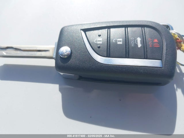 4T1G11AK8PU117566 Toyota CAMRY SE