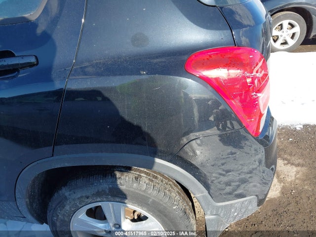 3GNCJNSB9JL192391 Chevrolet TRAX LS