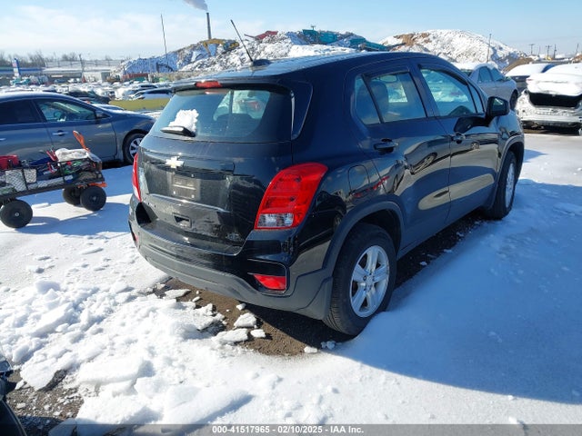 3GNCJNSB9JL192391 Chevrolet TRAX LS