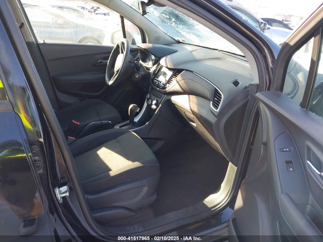 3GNCJNSB9JL192391 Chevrolet TRAX LS