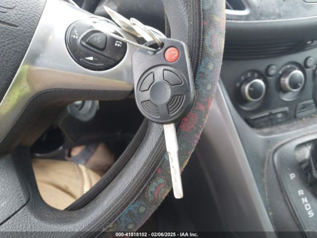 1FMCU0G7XFUC12860 Ford ESCAPE SE