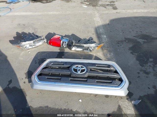 5TFAX5GN6HX092877 Toyota 2tr-fe