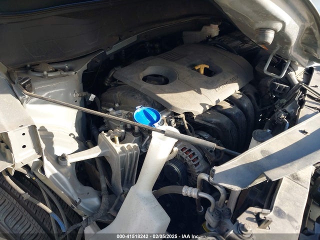 KNDEU2AA2M7146040 KIA SELTOS S
