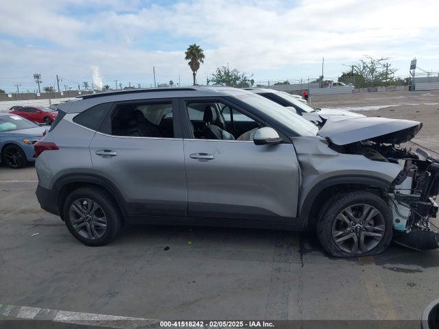 KNDEU2AA2M7146040 KIA SELTOS S