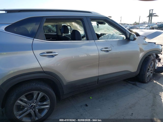 KNDEU2AA2M7146040 KIA SELTOS S