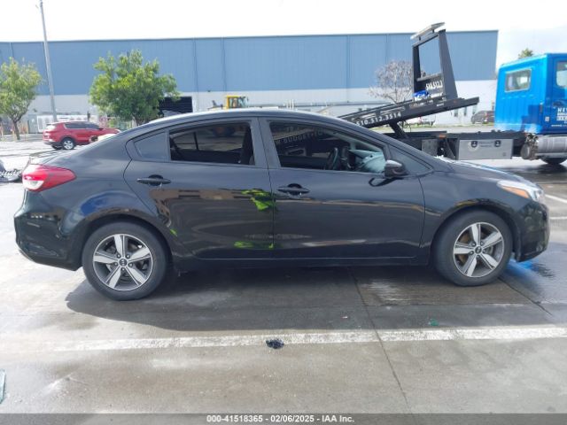 3KPFL4A79JE262984 KIA FORTE S