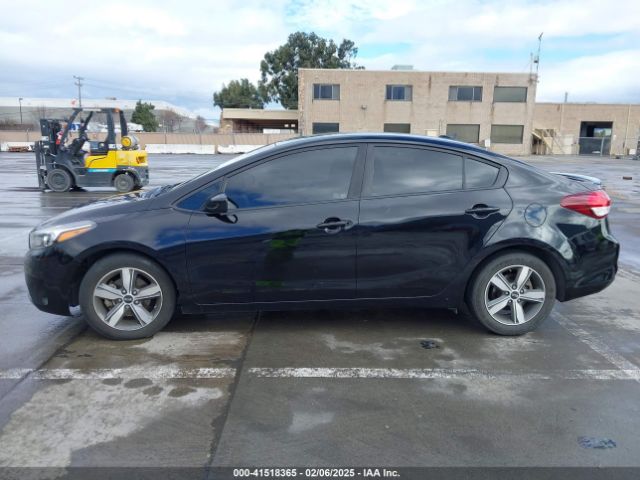3KPFL4A79JE262984 KIA FORTE S