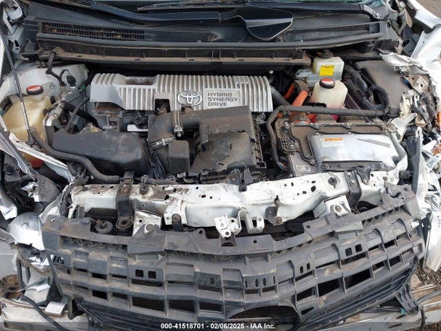 JTDKN3DU3F1986099 Toyota Prius Two