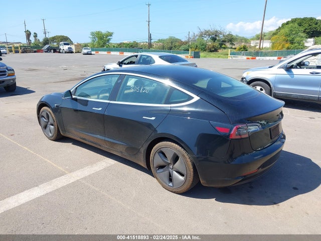 2019 TESLA MODEL 3 5YJ3E1EA2KF305820 Photo 2