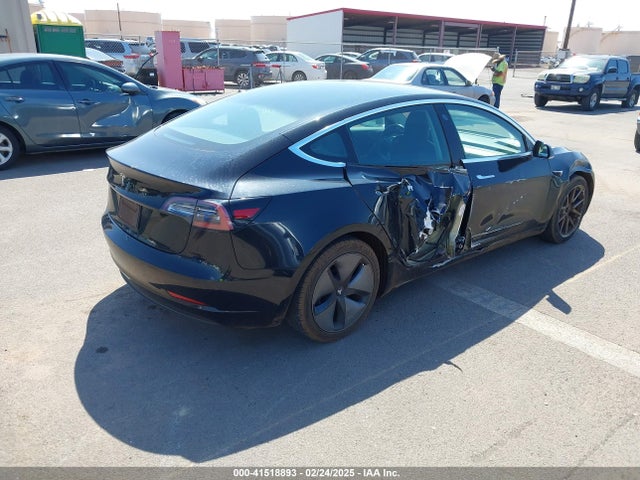 2019 TESLA MODEL 3 5YJ3E1EA2KF305820 Photo 3
