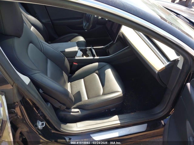 2019 TESLA MODEL 3 5YJ3E1EA2KF305820 Photo 4