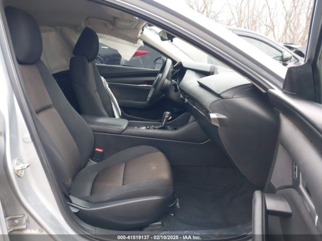 JM1BPABL4K1110113 Mazda MAZDA3
