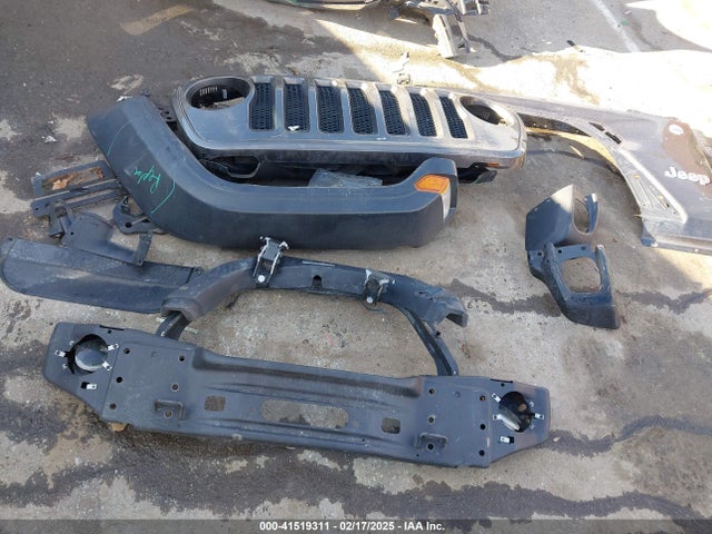 1C4HJXDG2KW612913 Jeep Wrangler Unlimited Sport S 4x4
