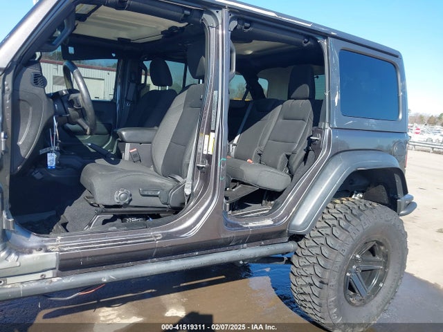 1C4HJXDG2KW612913 Jeep Wrangler Unlimited Sport S 4x4