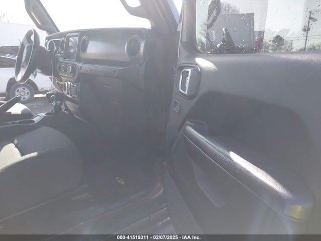 1C4HJXDG2KW612913 Jeep Wrangler Unlimited Sport S 4x4
