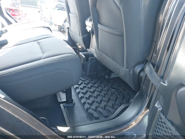 1C4HJXDG2KW612913 Jeep Wrangler Unlimited Sport S 4x4