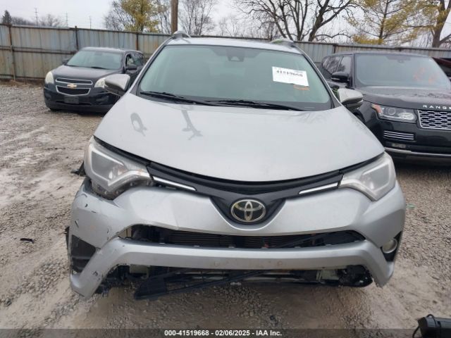 2T3RFREV1JW842728 Toyota Rav4 Adventure/xle