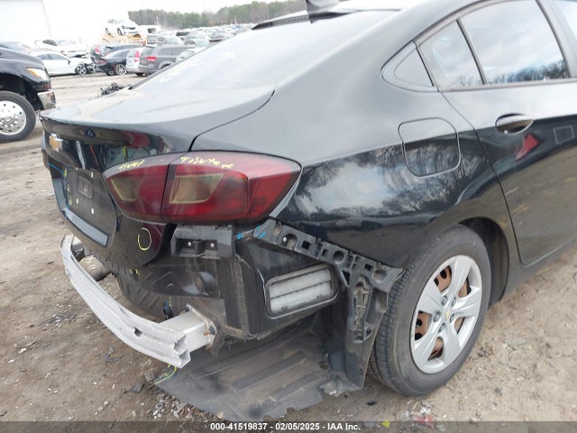 1G1BC5SM7J7136379 Chevrolet Cruze Ls Auto