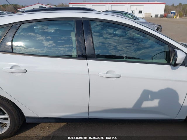 Ford FOCUS SE 2018 1FADP3K2XJL262031 Image 14
