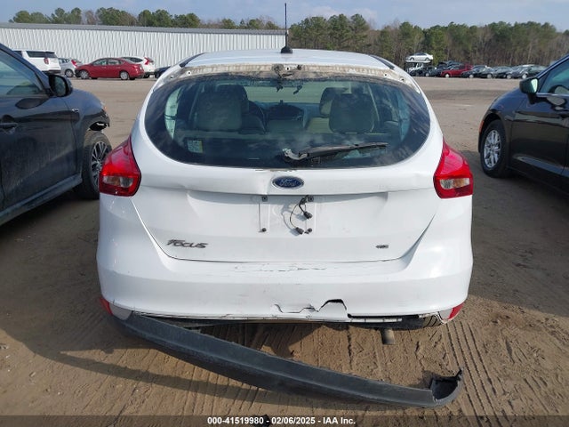 Ford FOCUS SE 2018 1FADP3K2XJL262031 Image 17