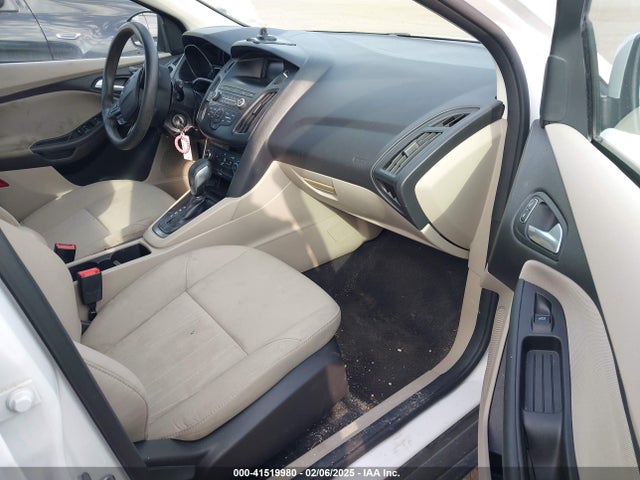 Ford FOCUS SE 2018 1FADP3K2XJL262031 Image 5