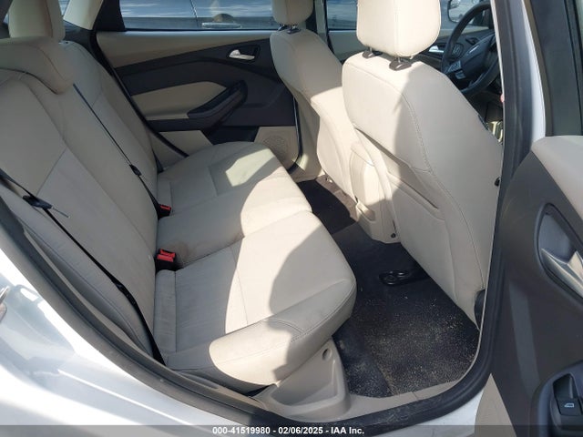 Ford FOCUS SE 2018 1FADP3K2XJL262031 Image 8