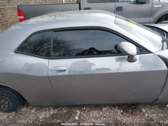 2C3CDZAG9GH107673 Dodge Challenger Sxt