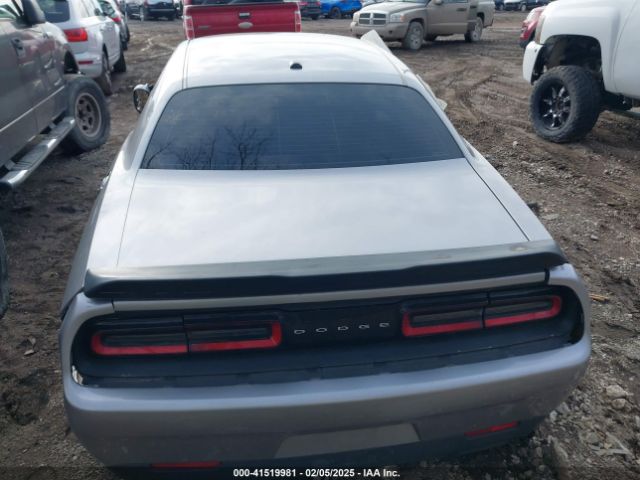 2C3CDZAG9GH107673 Dodge Challenger Sxt