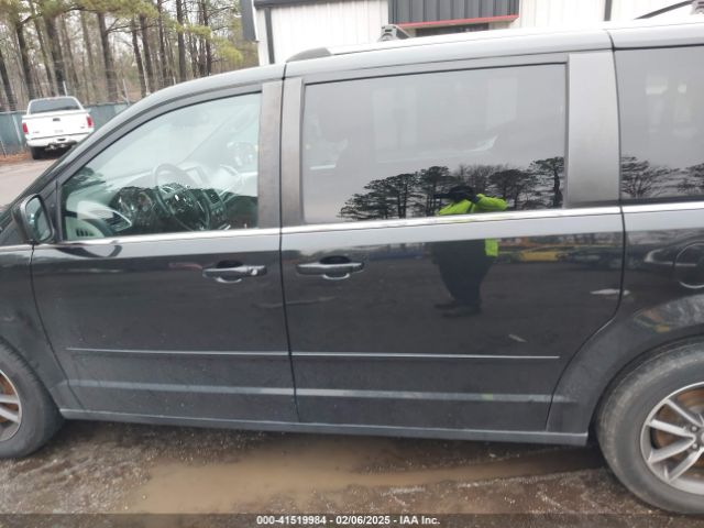 2C4RDGCGXHR858414 Dodge Grand Caravan Sxt
