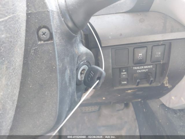 5TFDW5F19GX531275 Toyota Tundra Sr5 5.7l V8