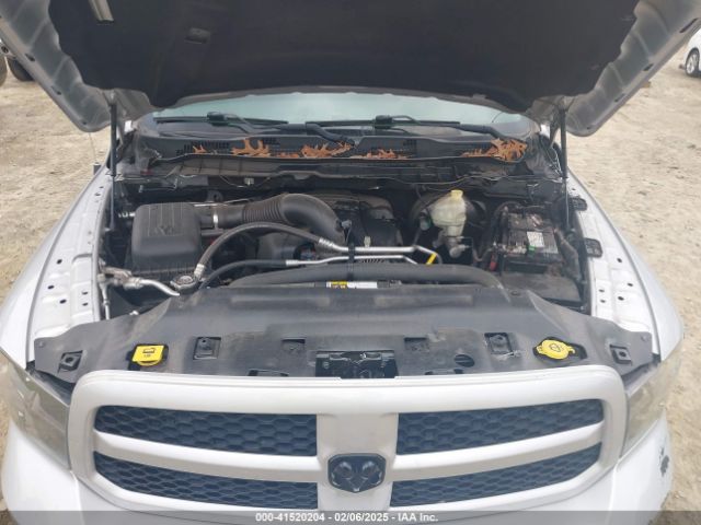 1C6RR7FT7JS204931 RAM 1500 Express  4x4 6'4 Box
