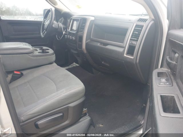 1C6RR7FT7JS204931 RAM 1500 Express  4x4 6'4 Box