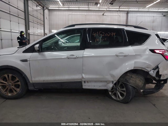 1FMCU0GD1HUE36513 Ford ESCAPE SE