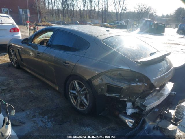 2011 PORSCHE PANAMERA WP0AA2A77BL021017 Photo 2
