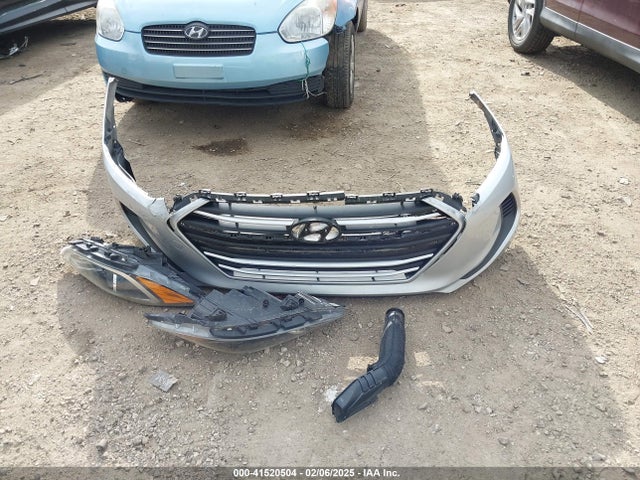 KMHD84LF8JU620795 Hyundai ELANTRA SEL